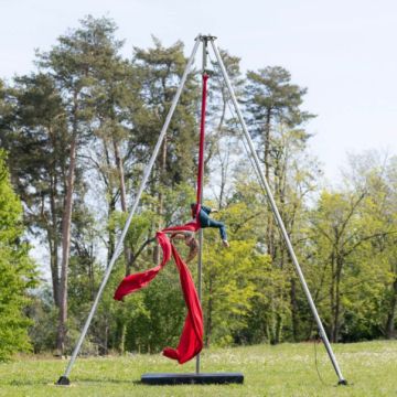 Free-standing Aerial Frame